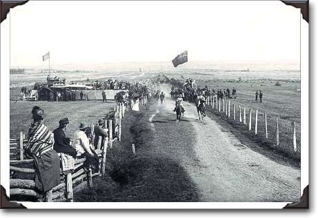 Races at Cacouna, Quebec, photo by Livernois, PA23507