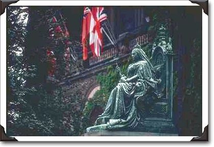 Statue of Queen Victoria, Toronto, Ontario