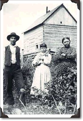 H.B.C. agent and family, 1896, photo R.S. Cassels PA-123351