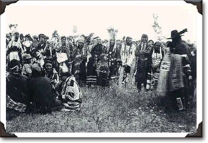 Blackfoot dance, Alberta, 1907; photographer unknown c-18882