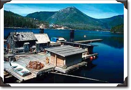 Floating store, Hot Springs Cove near Tofino, British Columbia