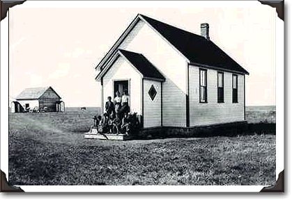 Near Moose Jaw, Saskatchewan, circa 1902, photo by W.J. Topley, C-14452