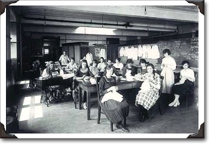 Technical School, Ottawa, Ontario, 1920, photo by W.J. Topley, PA43093