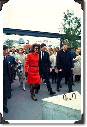 Jackie Kennedy walking at Expo 67, Montreal