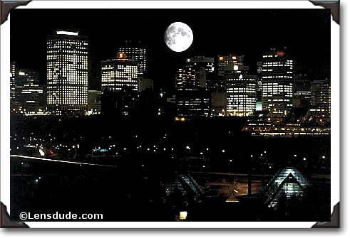Edmonton Moonrise Trevor Millions/Lensdude.com