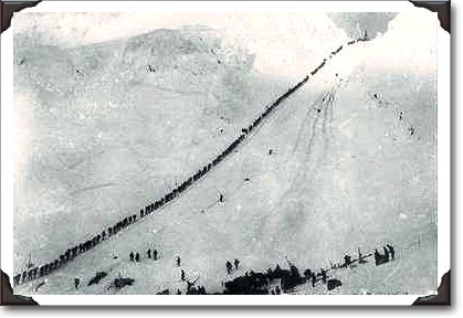 Prospectors, Chilkoot Pass, 1898-99, photo E.A. Hegg c-5142