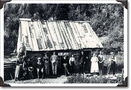 Settlers, Chicoutimi, c.1886, photo C. Hetrington PA-124256
